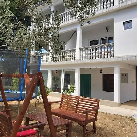 Apartment Ante *