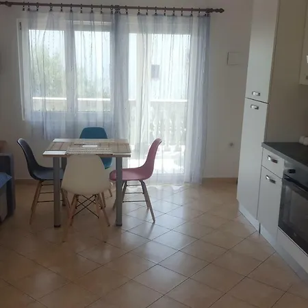 Apartment Ante